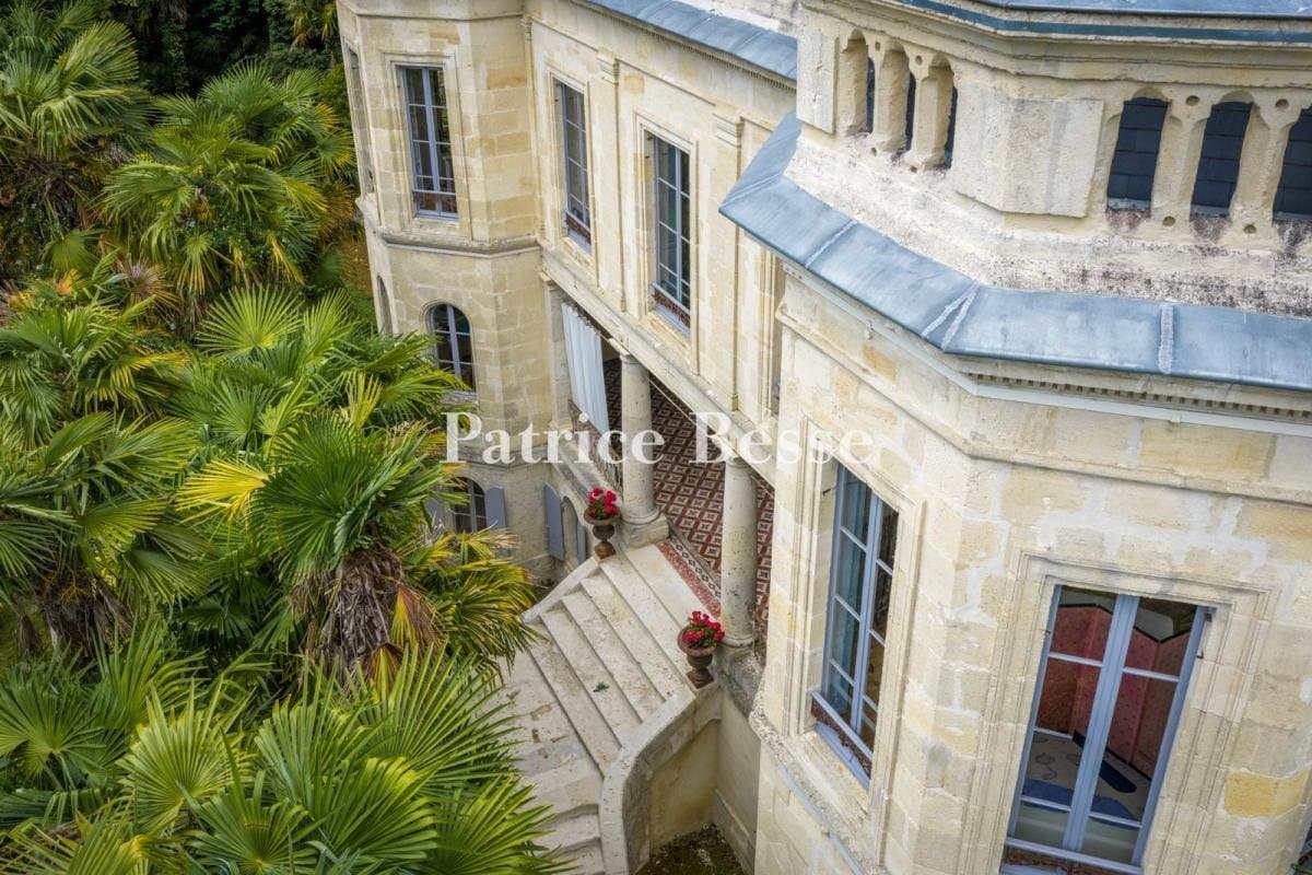 19th Century Château With Swimming Pool And Troglodyte Dwelling In 5 Hectare Grounds 4