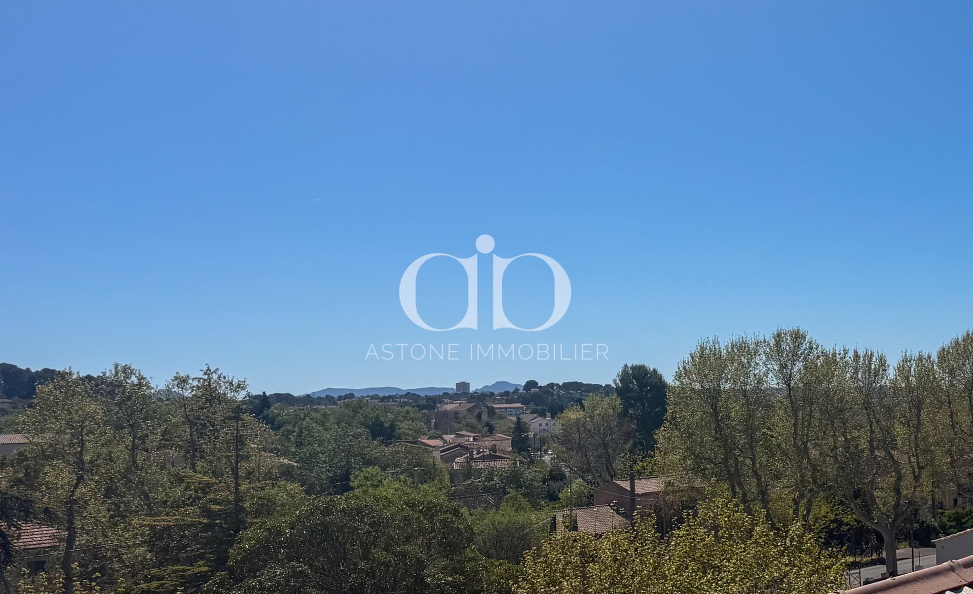 Unique Character Property With 15 Bedrooms And Development Potential 3