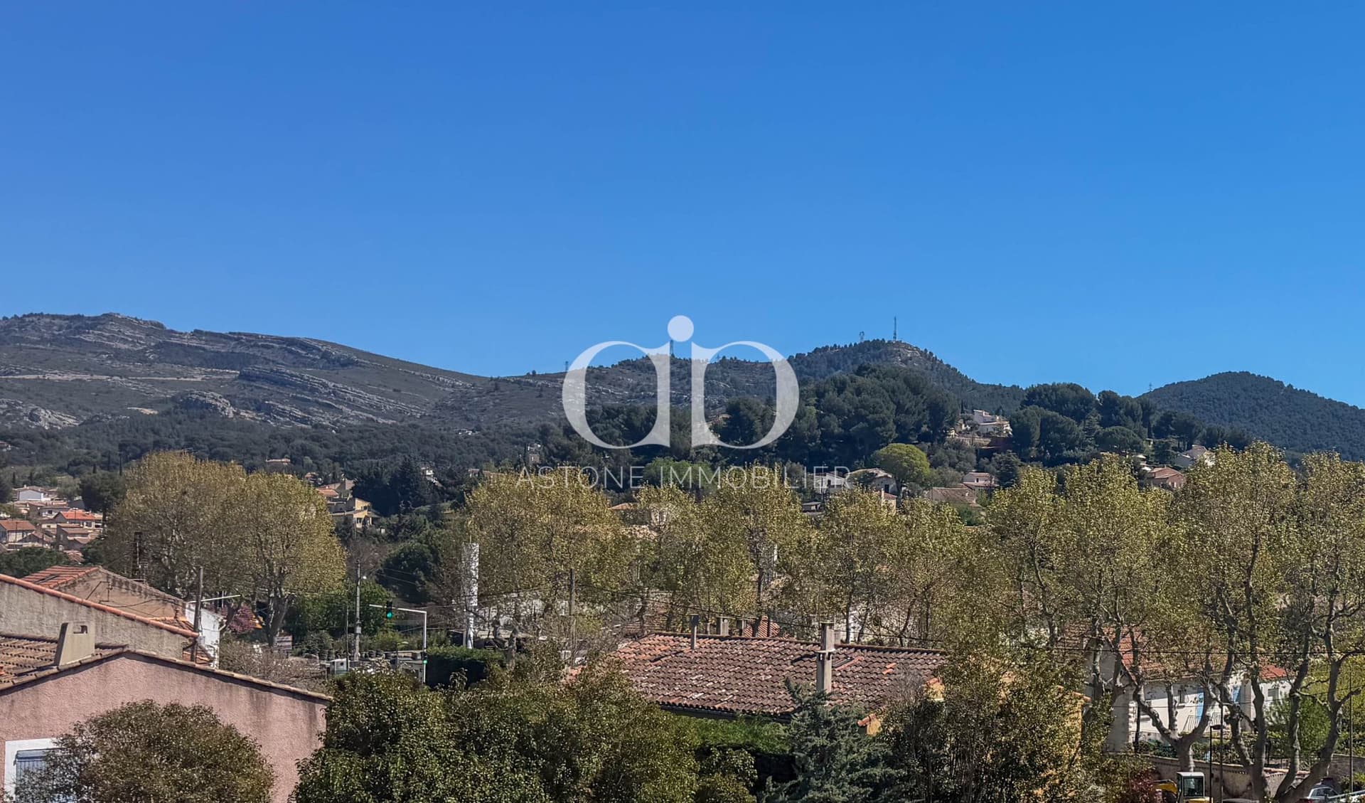 Unique Character Property With 15 Bedrooms And Development Potential 4
