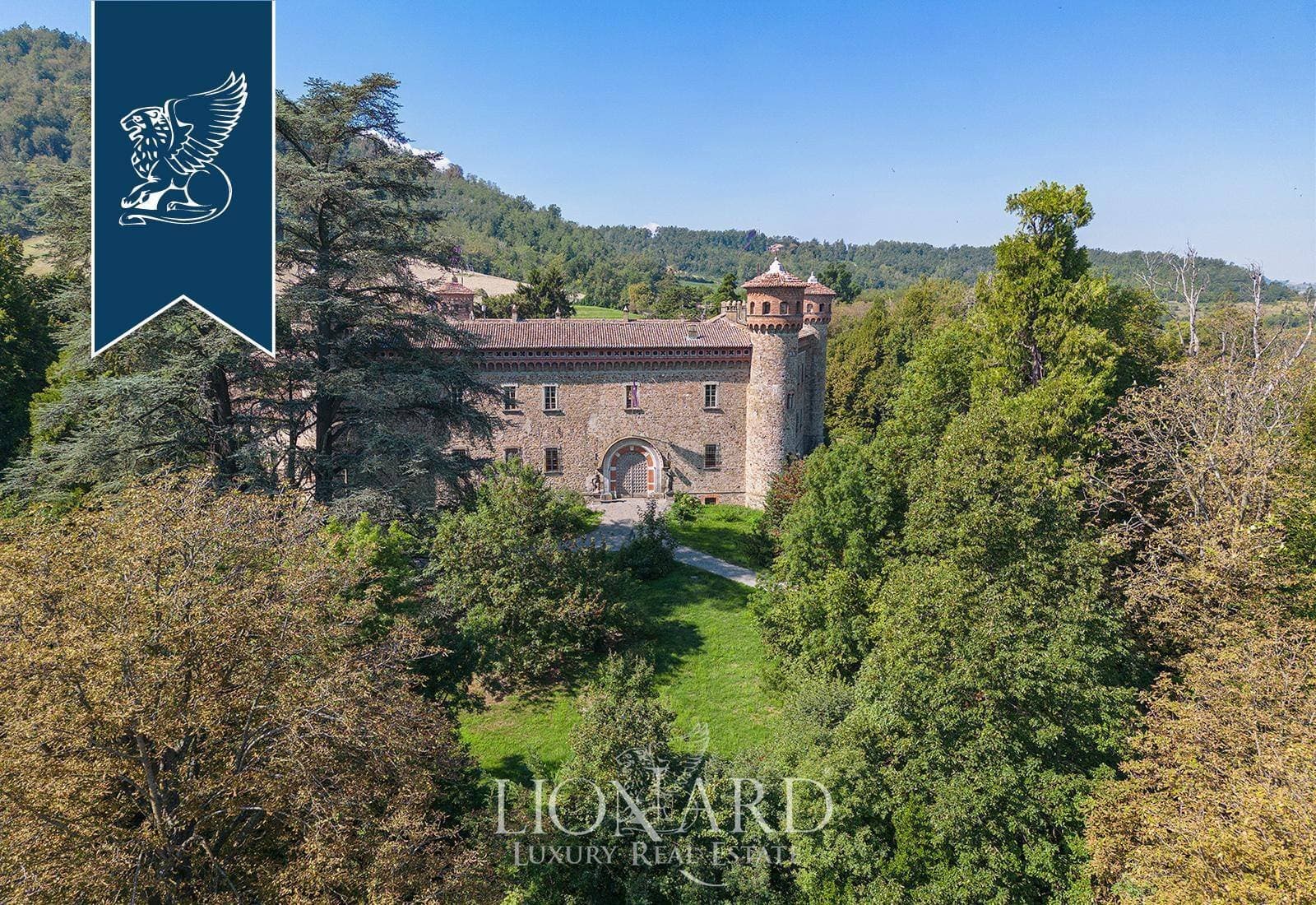 Majestic 10th Century Castle With Heated Pool And Extensive Grounds — in Italy