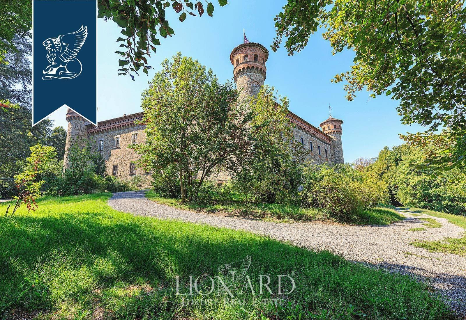 Majestic 10th Century Castle With Heated Pool And Extensive Grounds 5