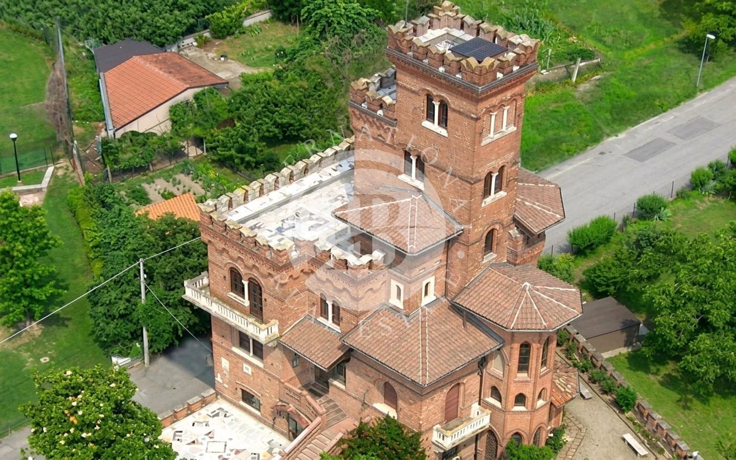 Historic Neo-Gothic Castle-Villa in UNESCO World Heritage Monferrato 3