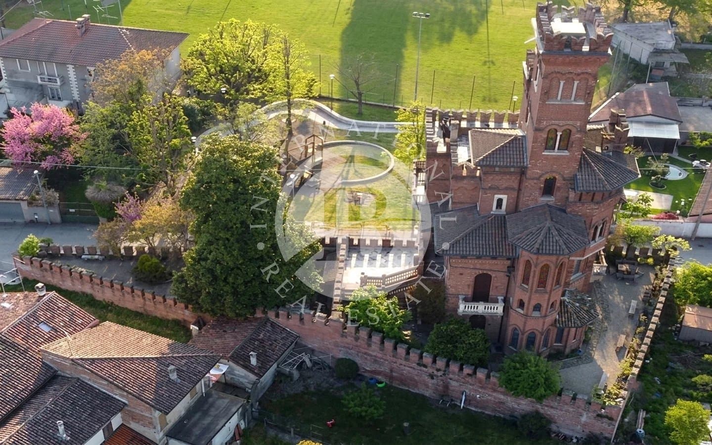 Historic Neo-Gothic Castle-Villa in UNESCO World Heritage Monferrato 4