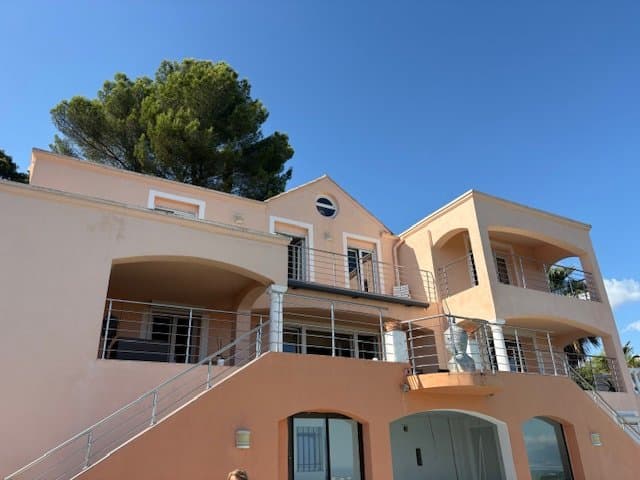 Exceptional Property With Panoramic Sea Views And Infinity Pool