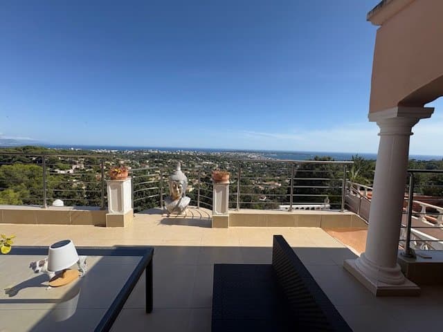 Exceptional Property With Panoramic Sea Views And Infinity Pool 5