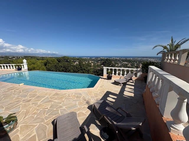Exceptional Property With Panoramic Sea Views And Infinity Pool 4
