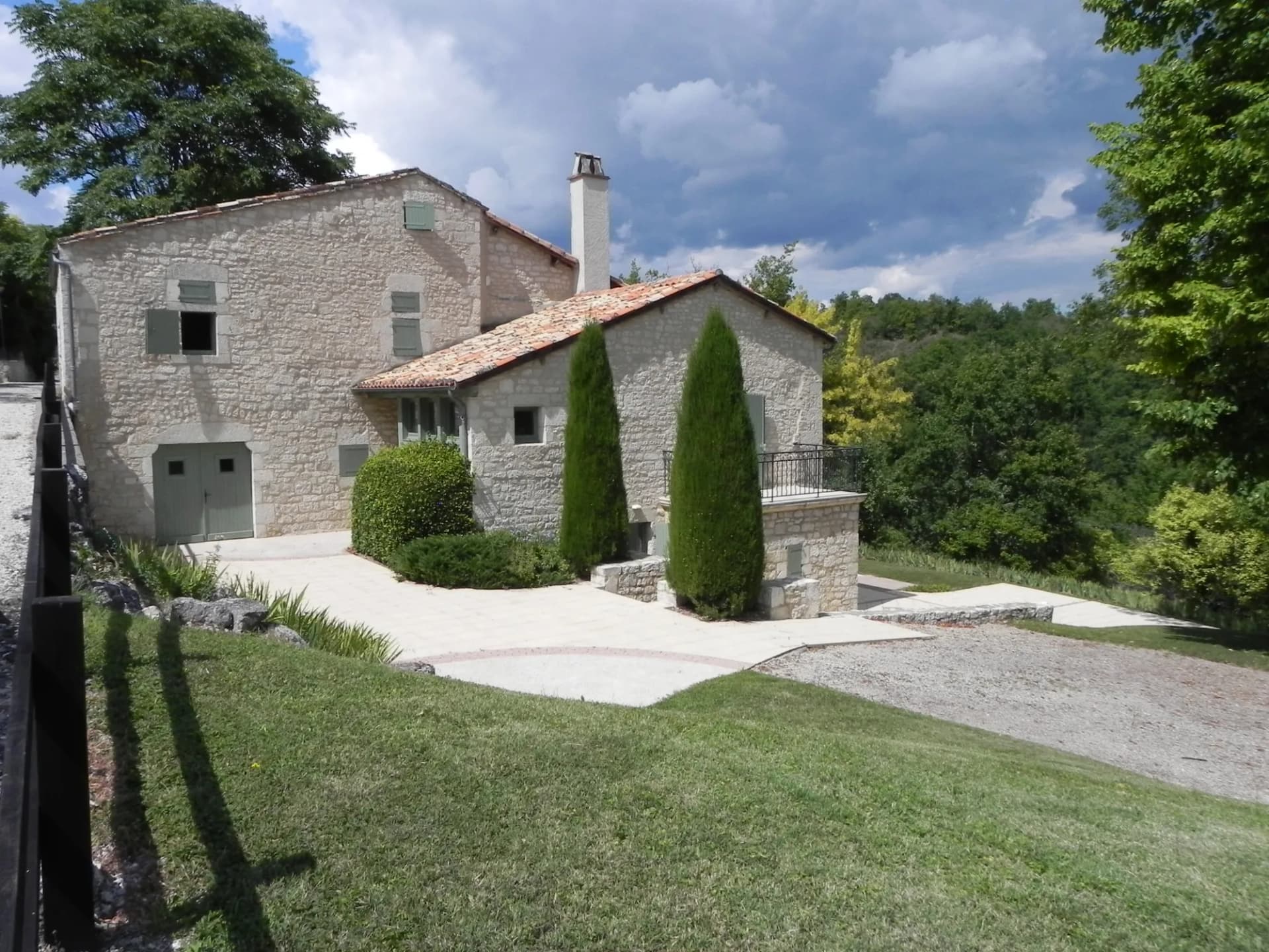Exceptional Estate With Spa And Multiple Living Spaces 3