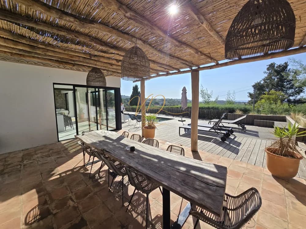 Elegant Villa With Sea Views And High Rental Potential 3