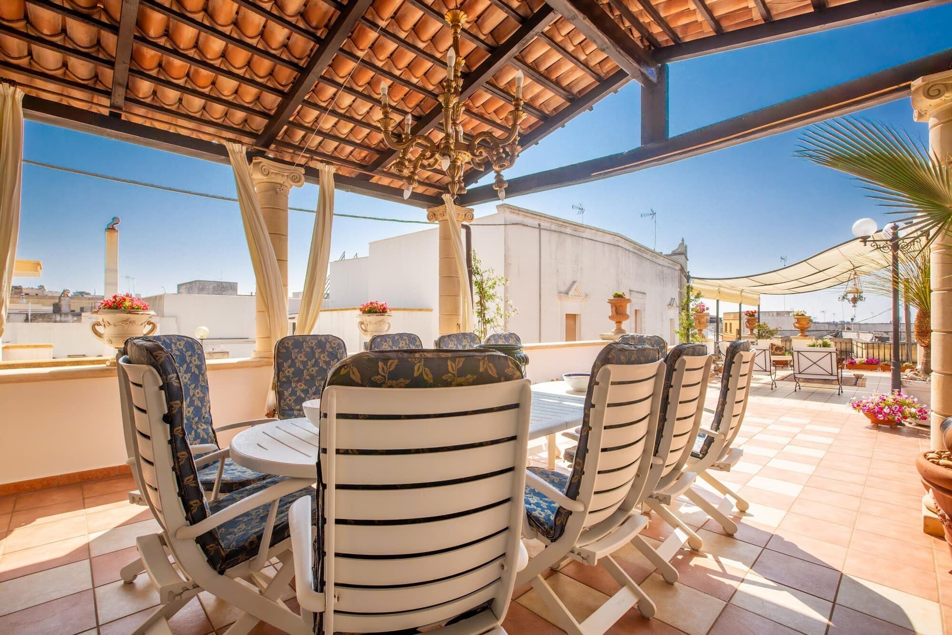 Elegant Noble Palace With Majestic Frescoes And Large Terrace 5