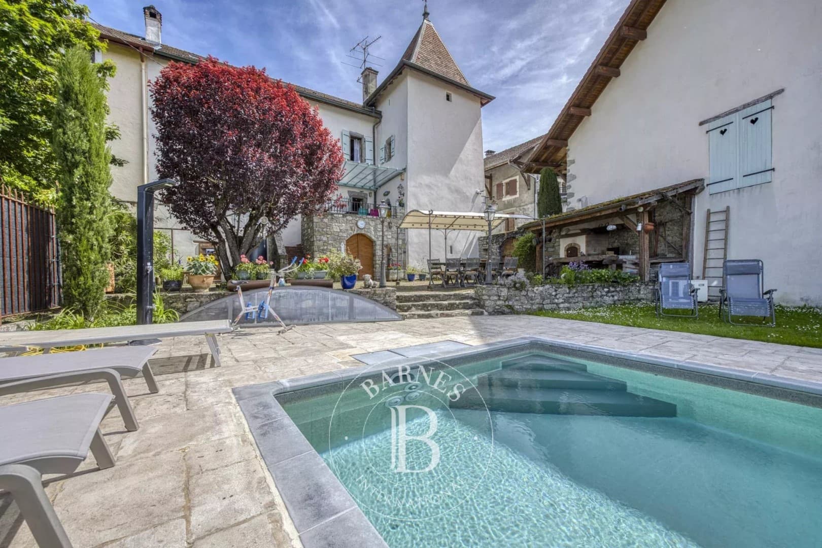 Historic Castle With Independent Apartments And Swimming Pool — in Switzerland