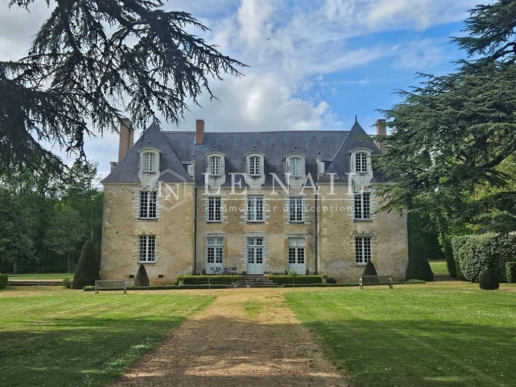 Exceptional 17th Century Château With 130 Acre Wooded Estate 2