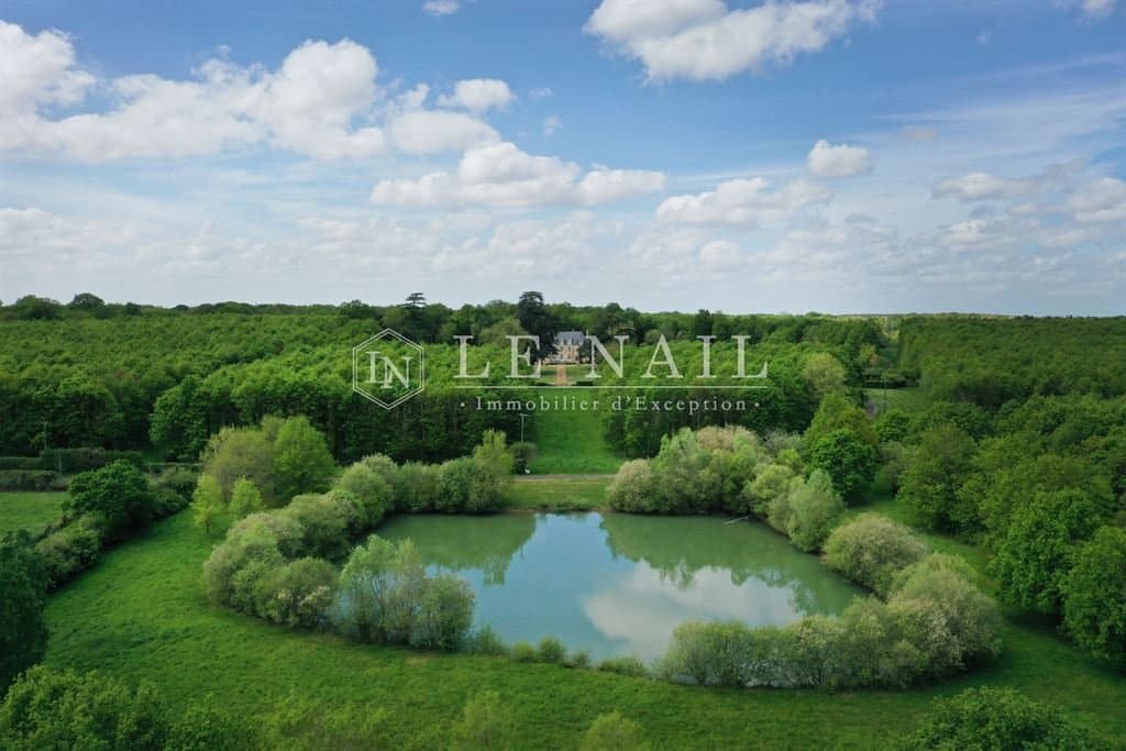Exceptional 17th Century Château With 130 Acre Wooded Estate 5