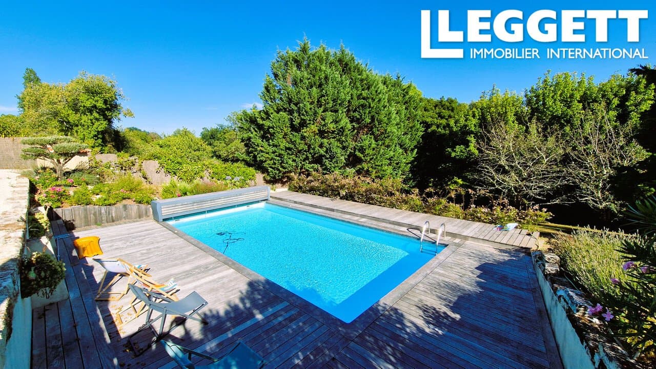Elegant 5 Bedroom Château With Heated Pool And Putting Green Near Saint-Émilion 2