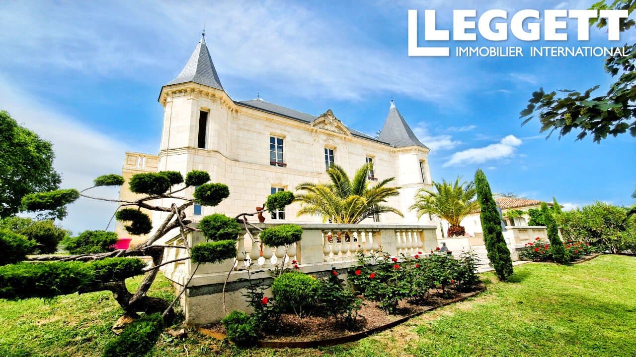 Elegant 5 Bedroom Château With Heated Pool And Putting Green Near Saint-Émilion 5