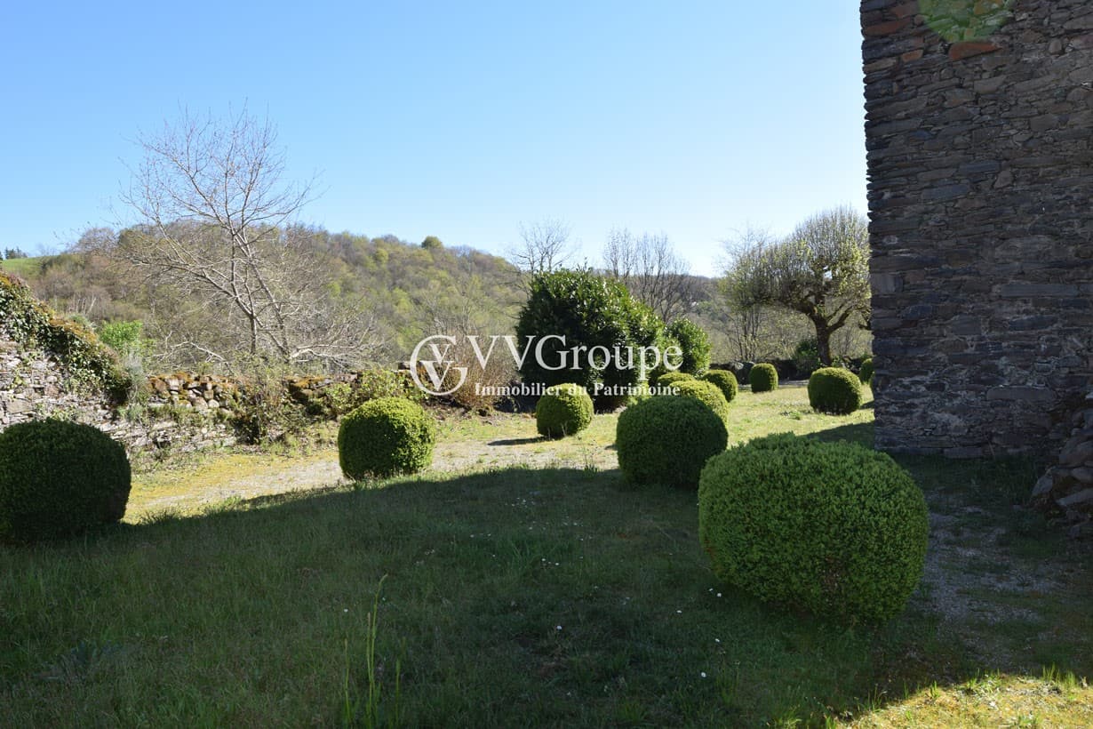 Renovated 13th Century Castle with Terrace in a Quiet Environment 2