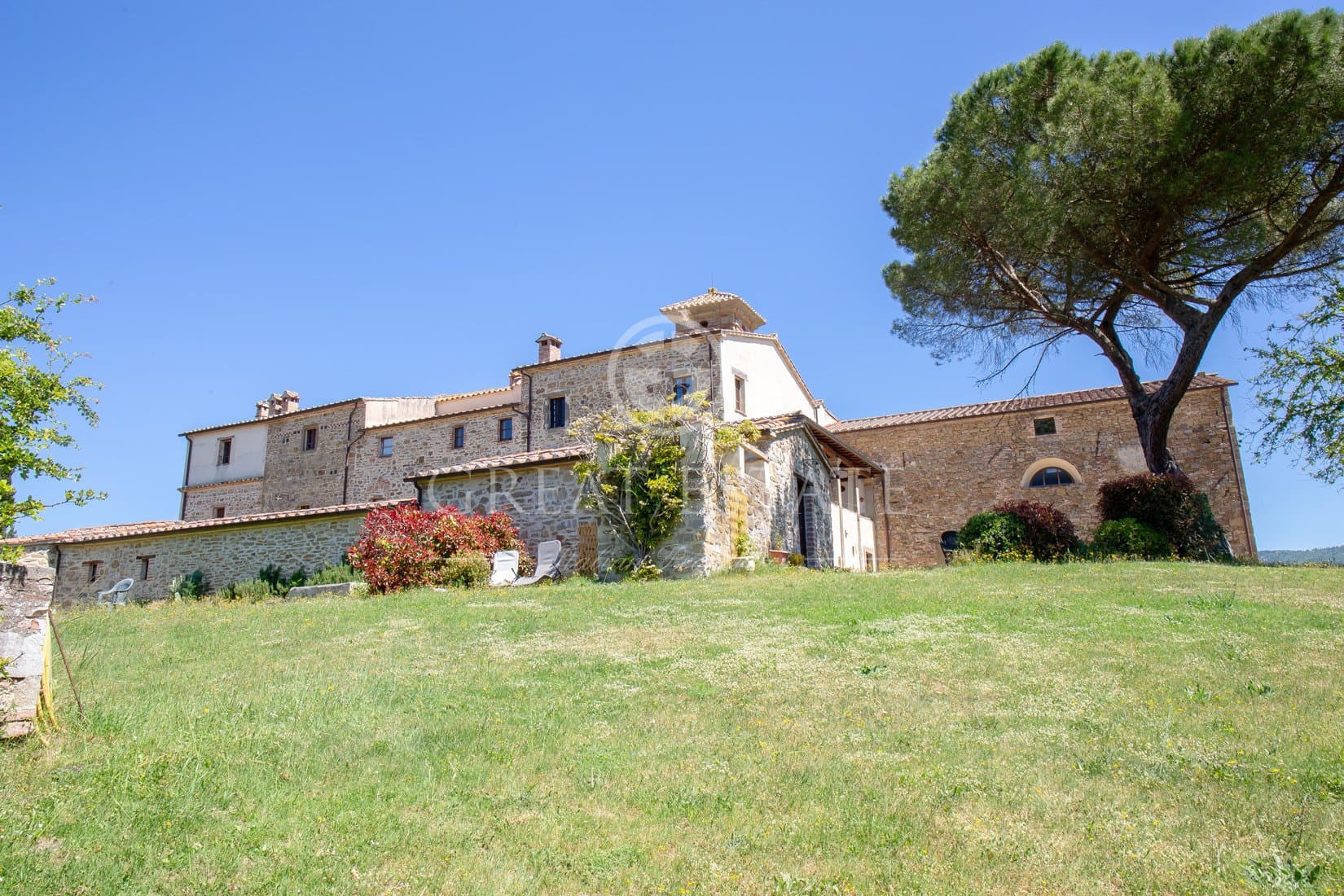 Restored Farmhouse with 10 Bedrooms and Stunning Views in Umbria 3