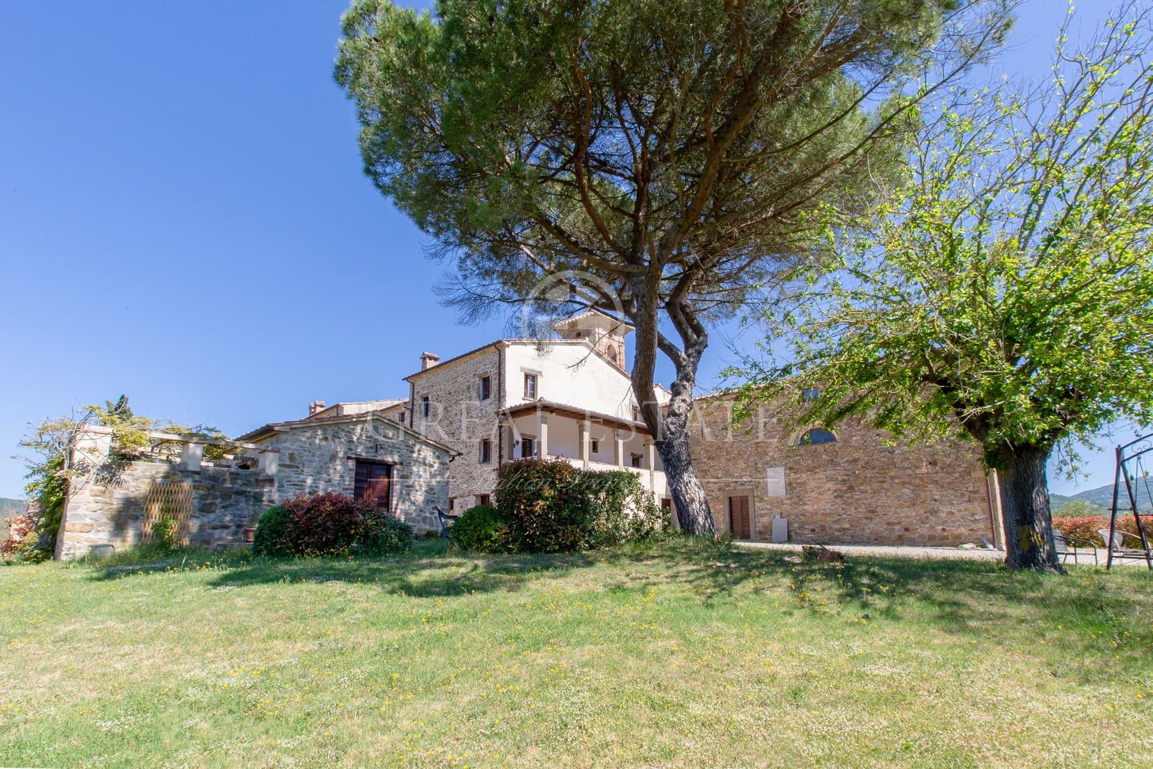 Restored Farmhouse with 10 Bedrooms and Stunning Views in Umbria 4