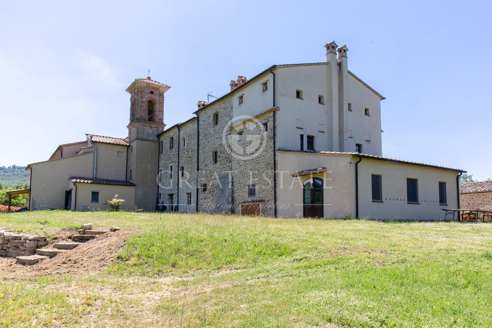Restored Farmhouse with 10 Bedrooms and Stunning Views in Umbria 5