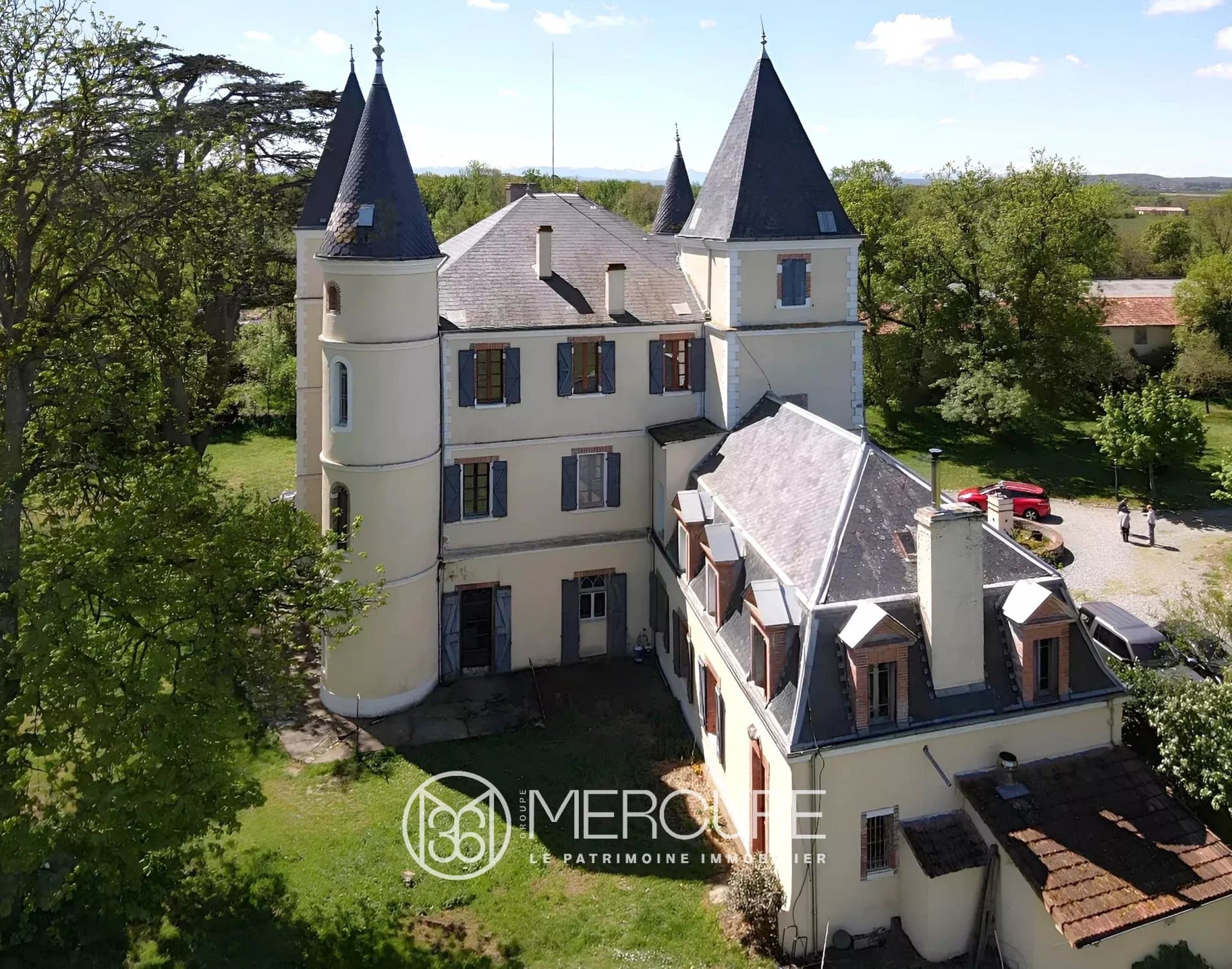 19th Century Château With Stables And Saltwater Swimming Pool 2