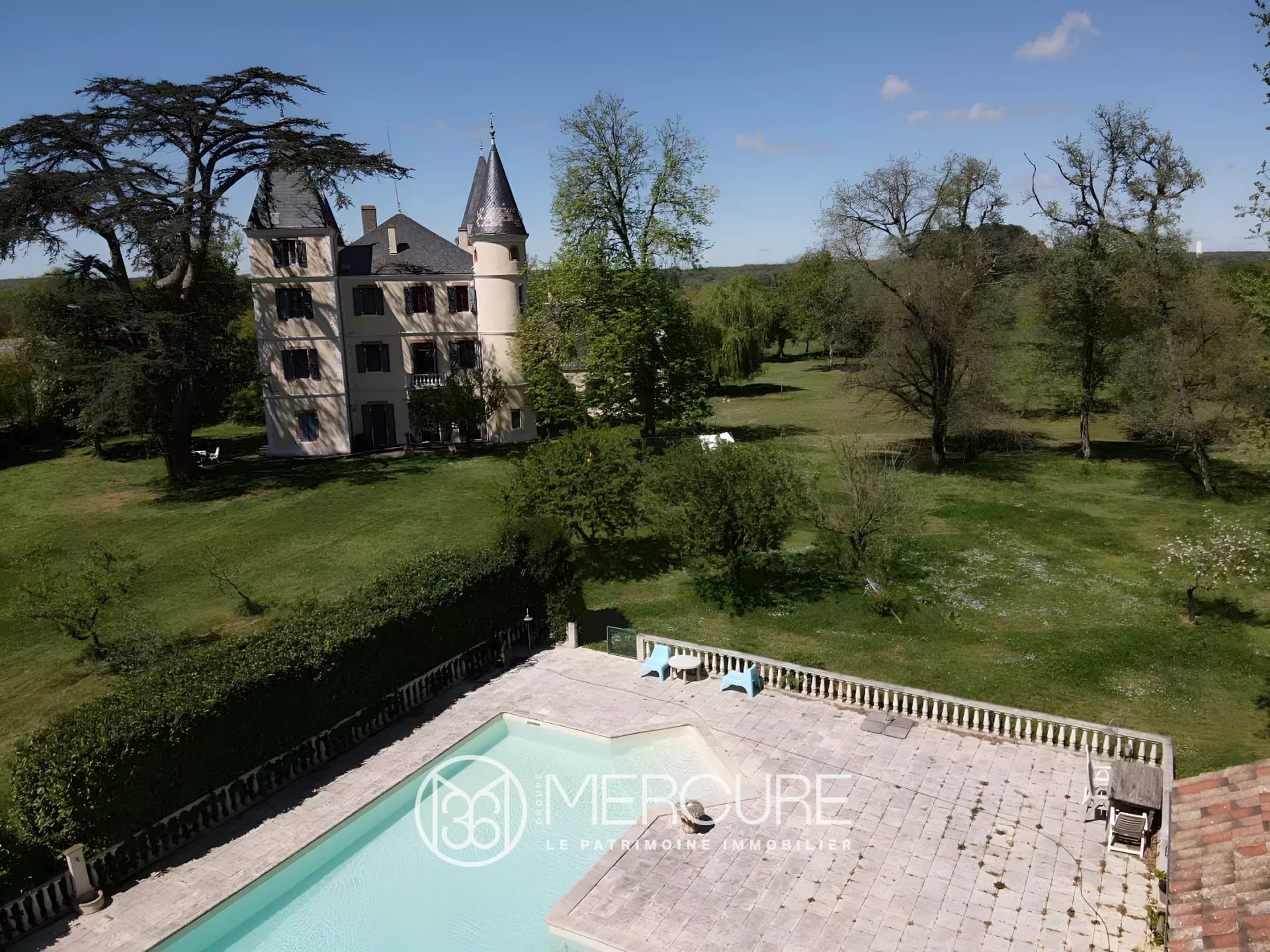 19th Century Château With Stables And Saltwater Swimming Pool 4