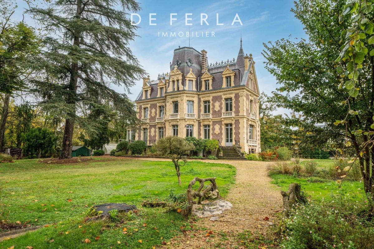 Castle 826 Sqm 12 Bedrooms 2