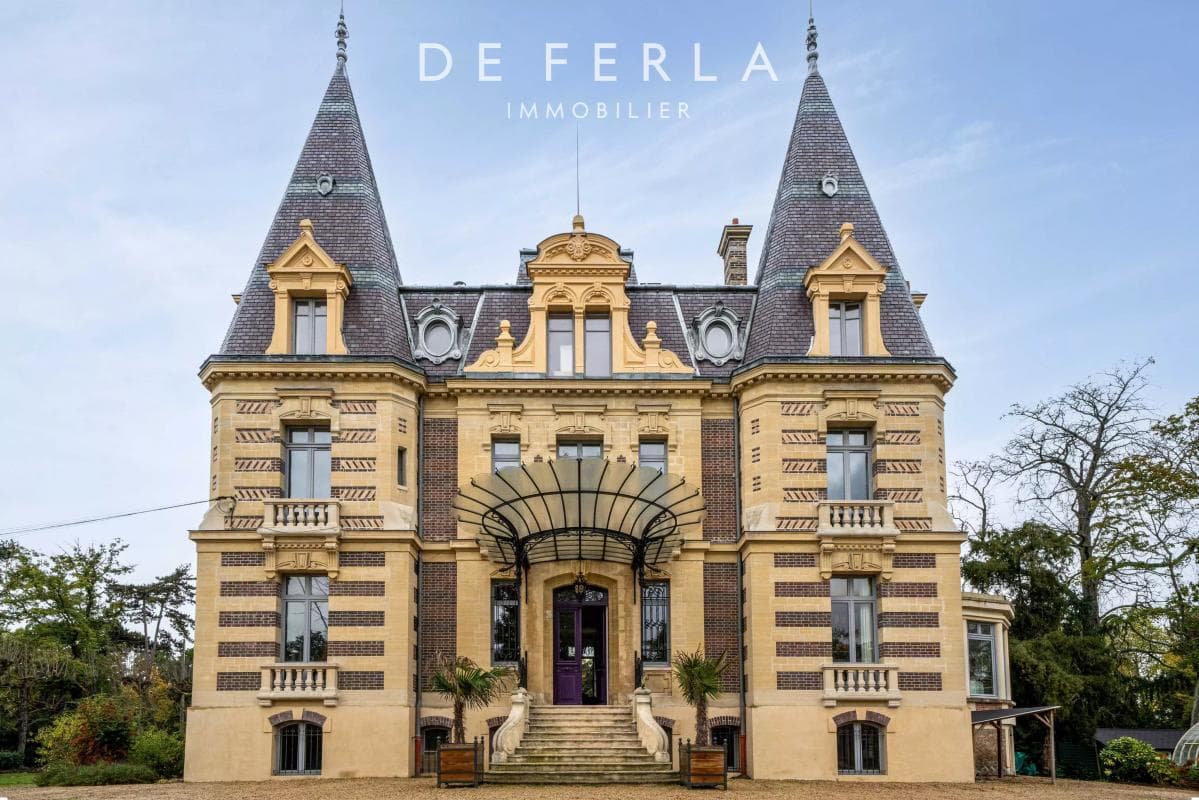 Castle 826 Sqm 12 Bedrooms 3