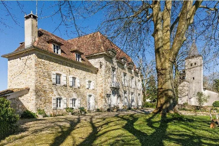 Magnificent 17th Century Château With 30 Hectares And Stunning Pyrenees Views