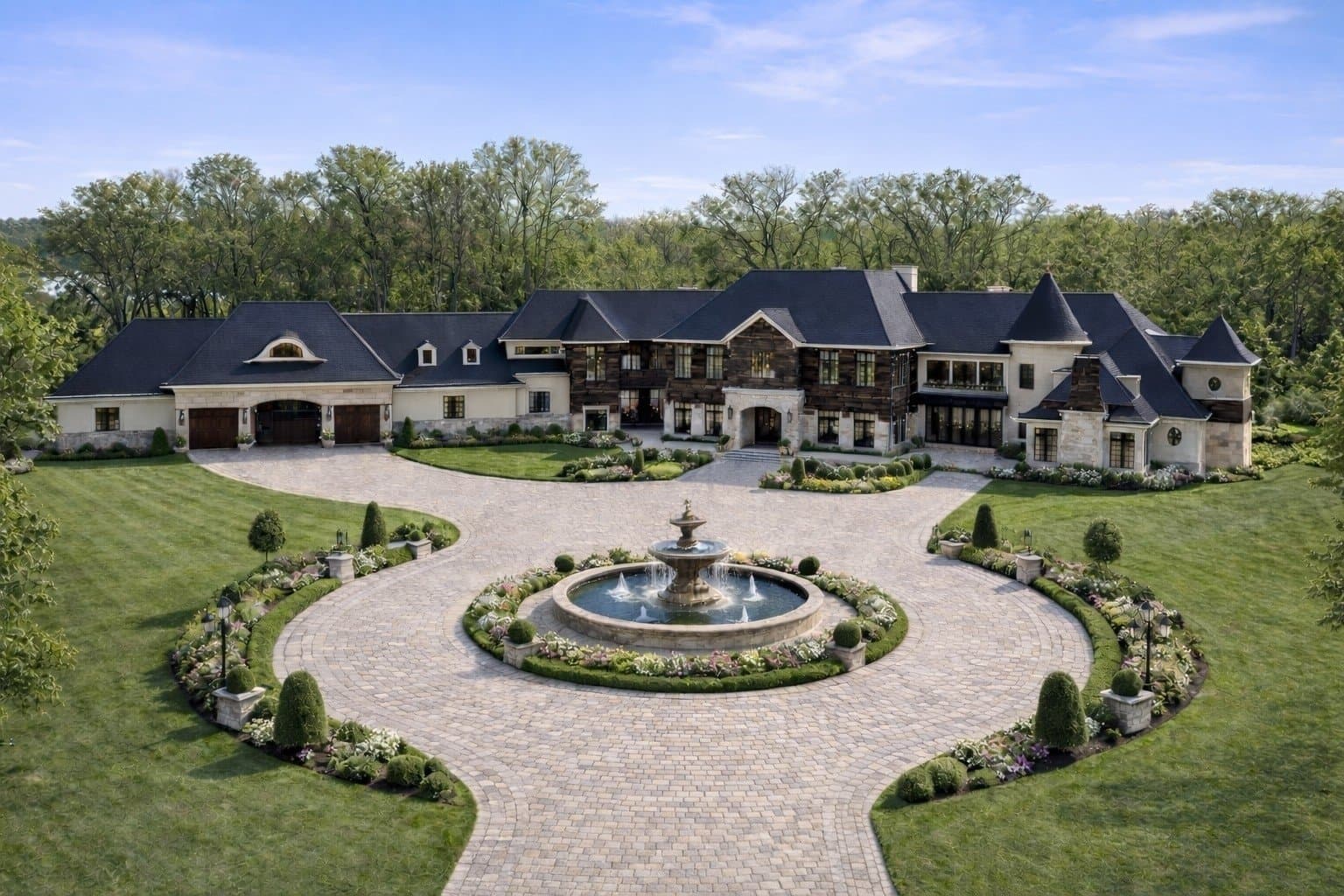 Extraordinary Estate with 8 Bedrooms and Private Bowling Alley 2