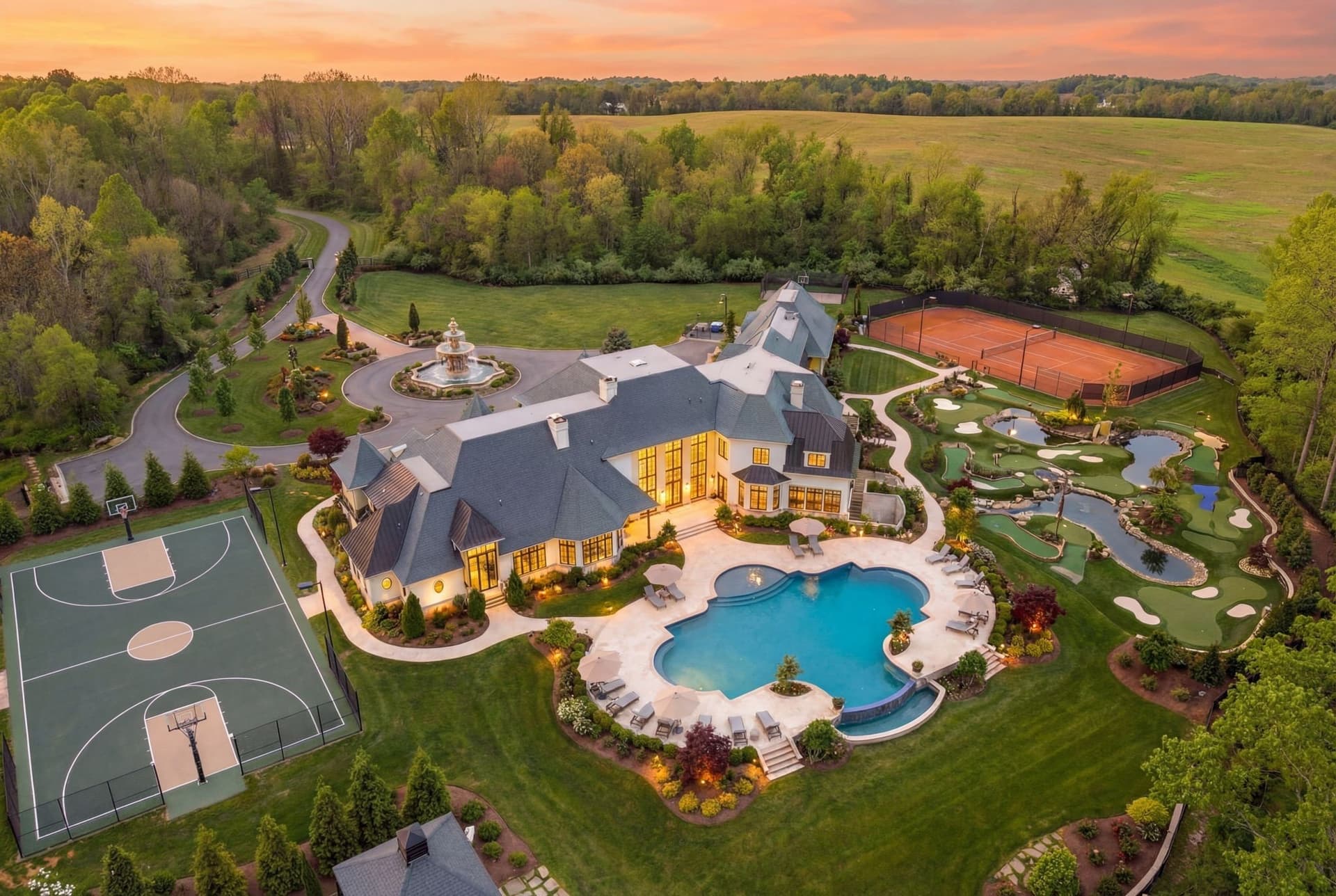 Extraordinary Estate with 8 Bedrooms and Private Bowling Alley 5