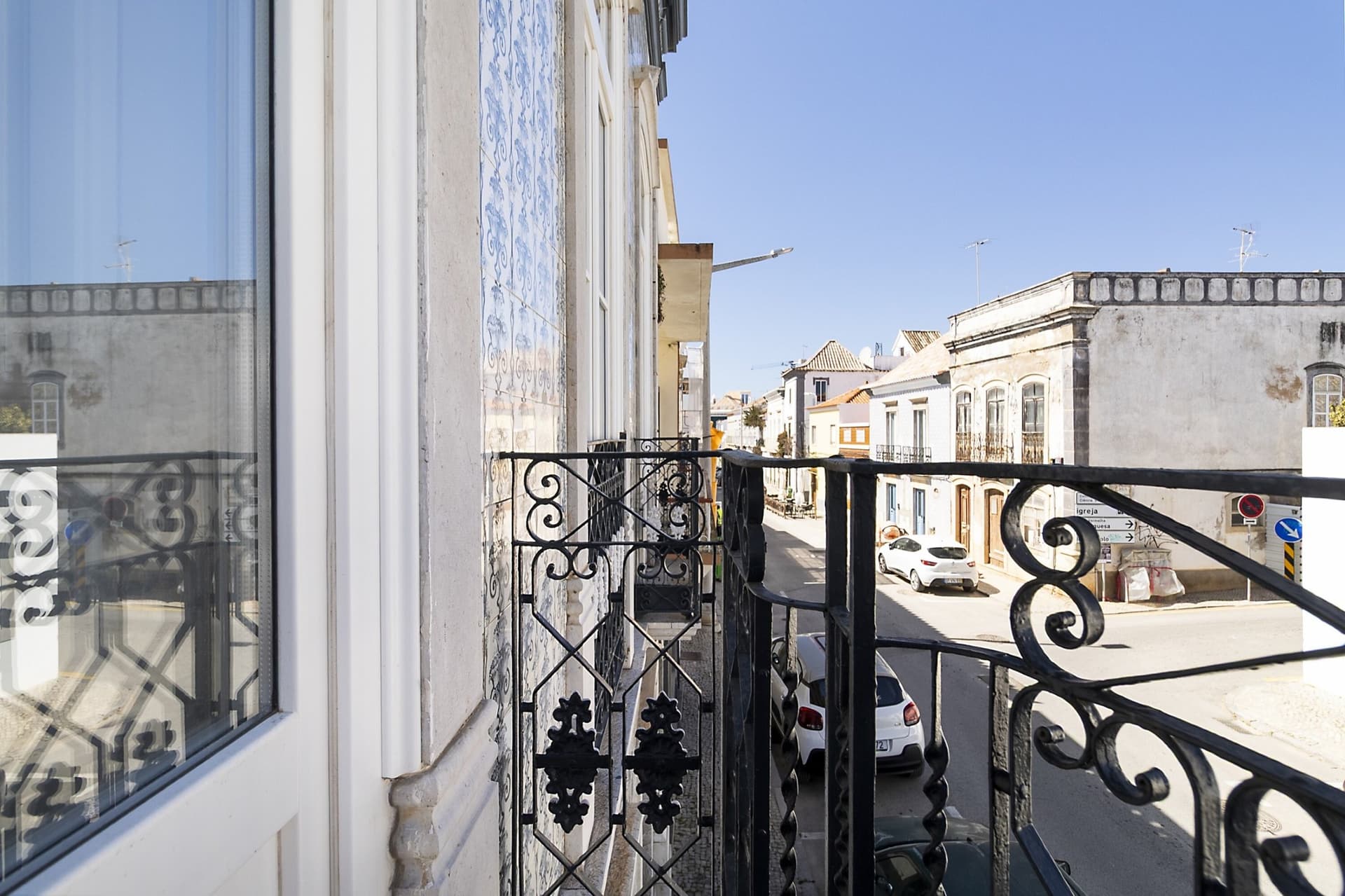 Restored Early 20th Century Manor House In Tavira Center 3