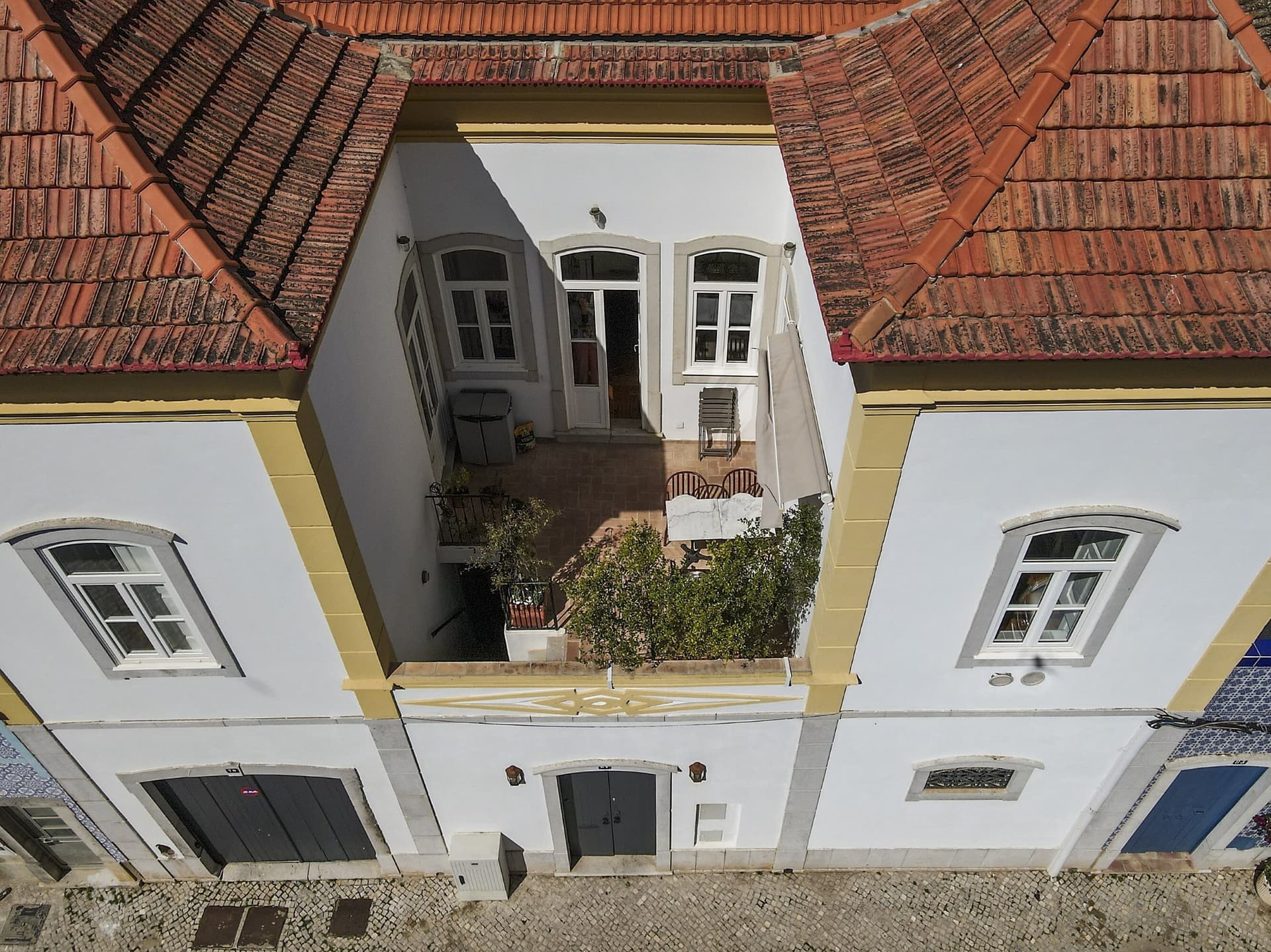 Restored Early 20th Century Manor House In Tavira Center 4