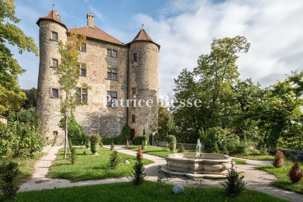 18th Century Château With Medieval Origins And Expansive Grounds 2