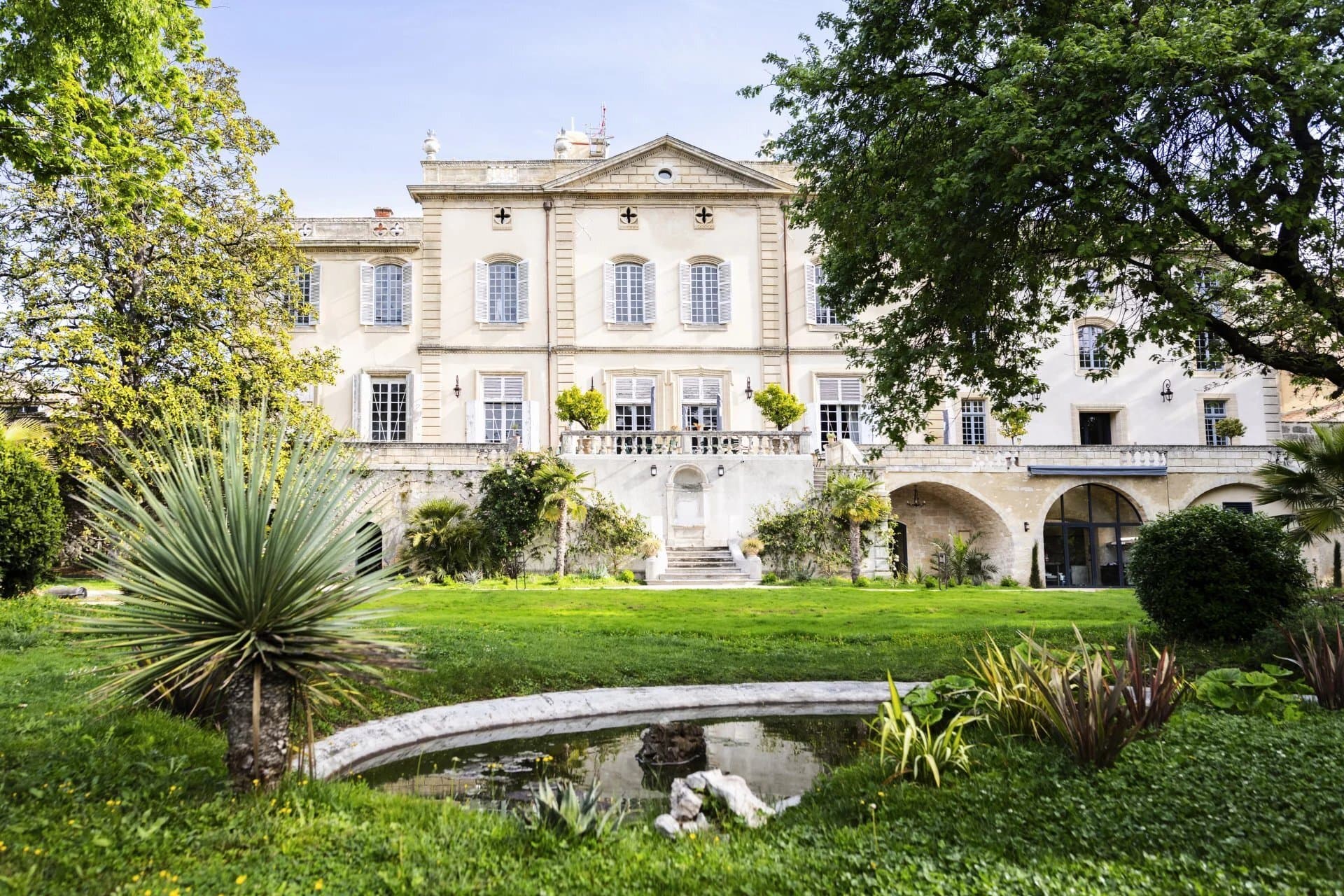 Renaissance Château With 16 Suites And Expansive Grounds — Château for sale in Uzès, Occitanie