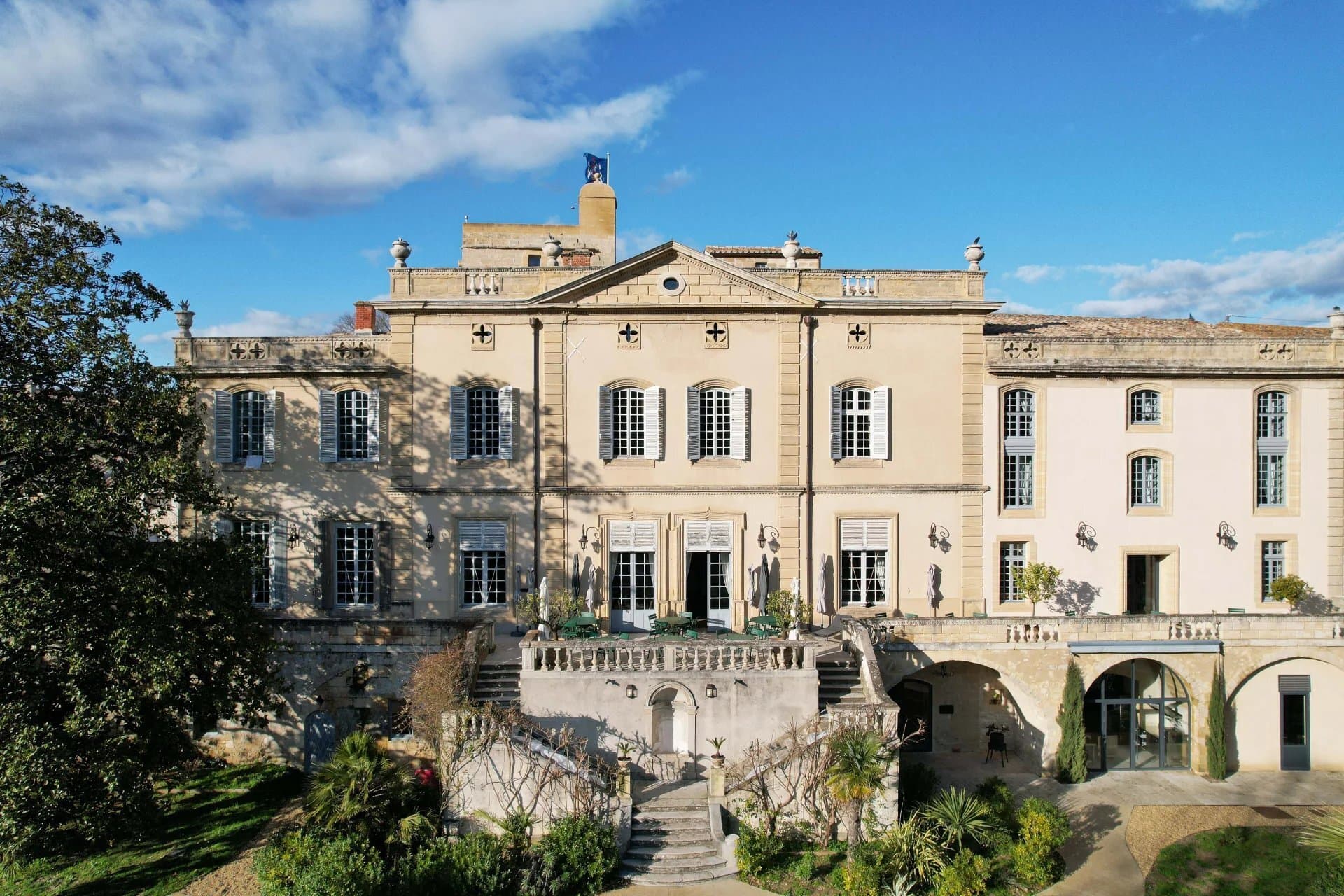 Renaissance Château With 16 Suites And Expansive Grounds 3
