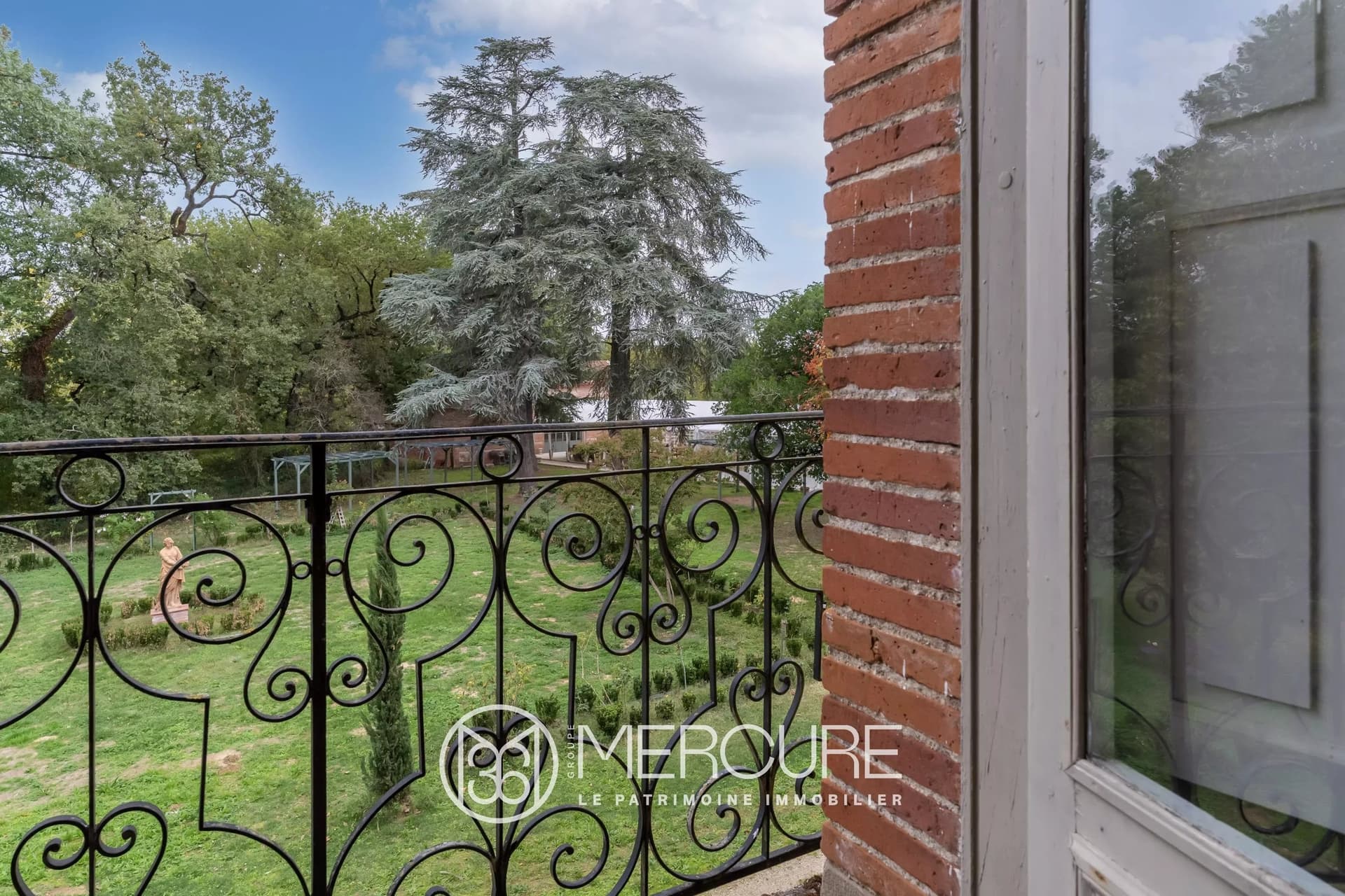 Elegant 19th Century Mansion With Swimming Pool And Outbuildings 3
