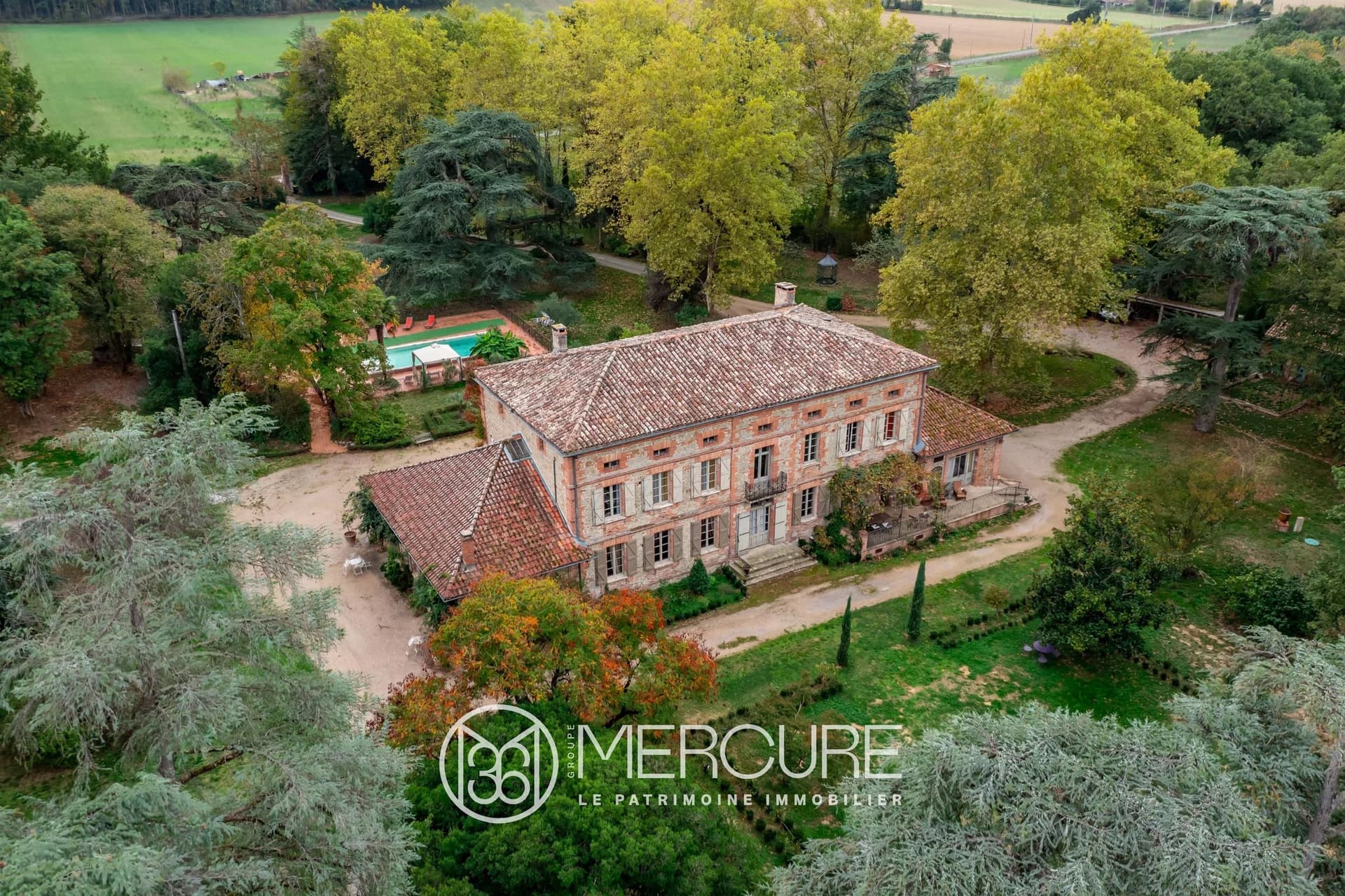Elegant 19th Century Mansion With Swimming Pool And Outbuildings 2