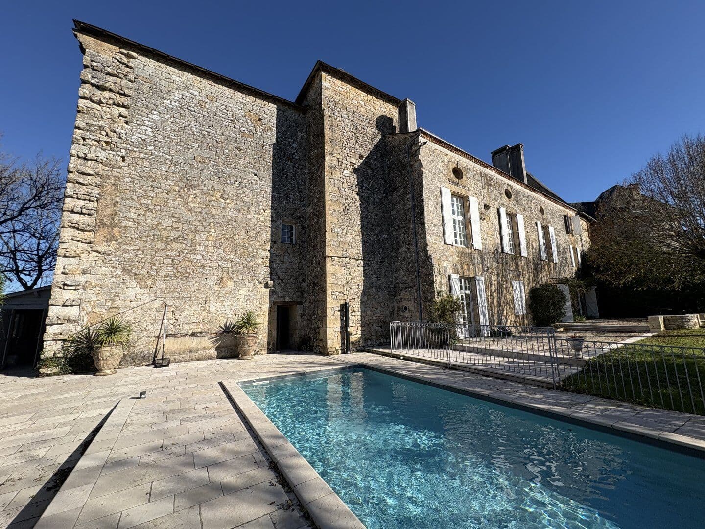 Elegant Restored Château With Swimming Pool And Breathtaking Views