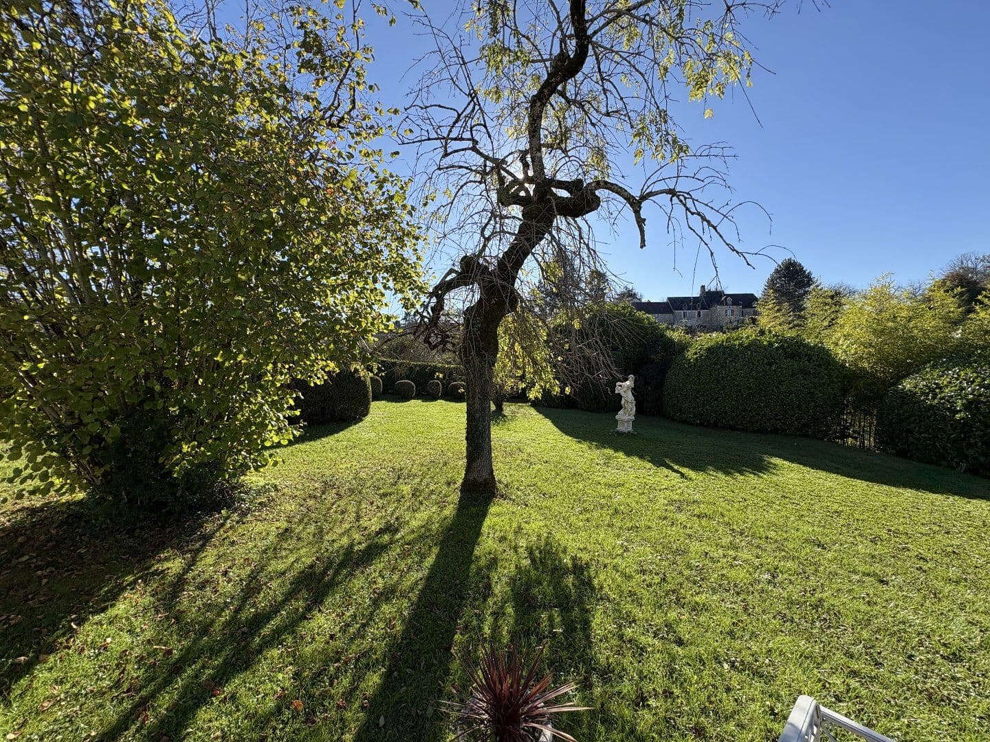 Elegant Restored Château With Swimming Pool And Breathtaking Views 4