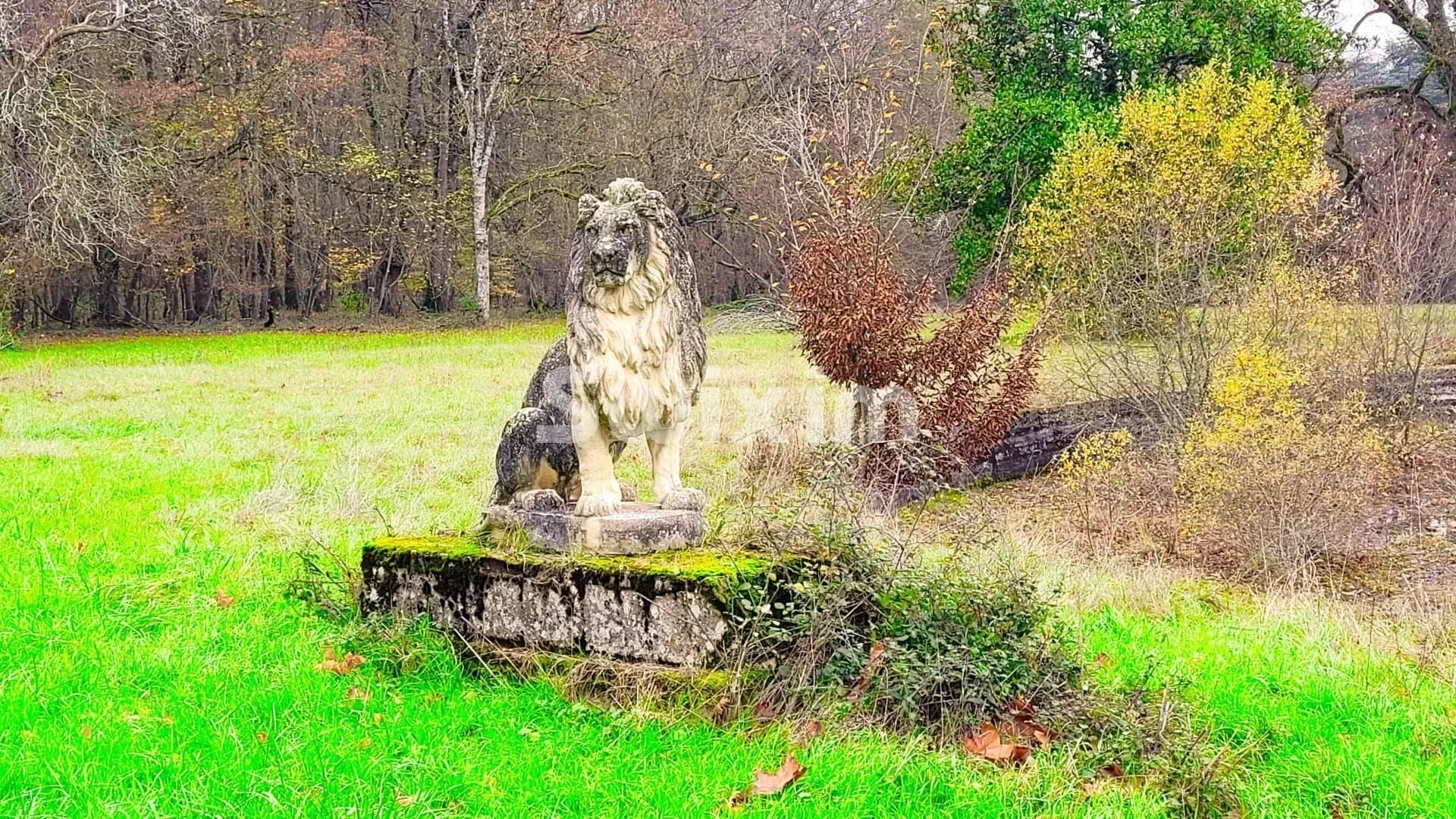 Historic Castle on 28 Hectare Estate in Berry 3