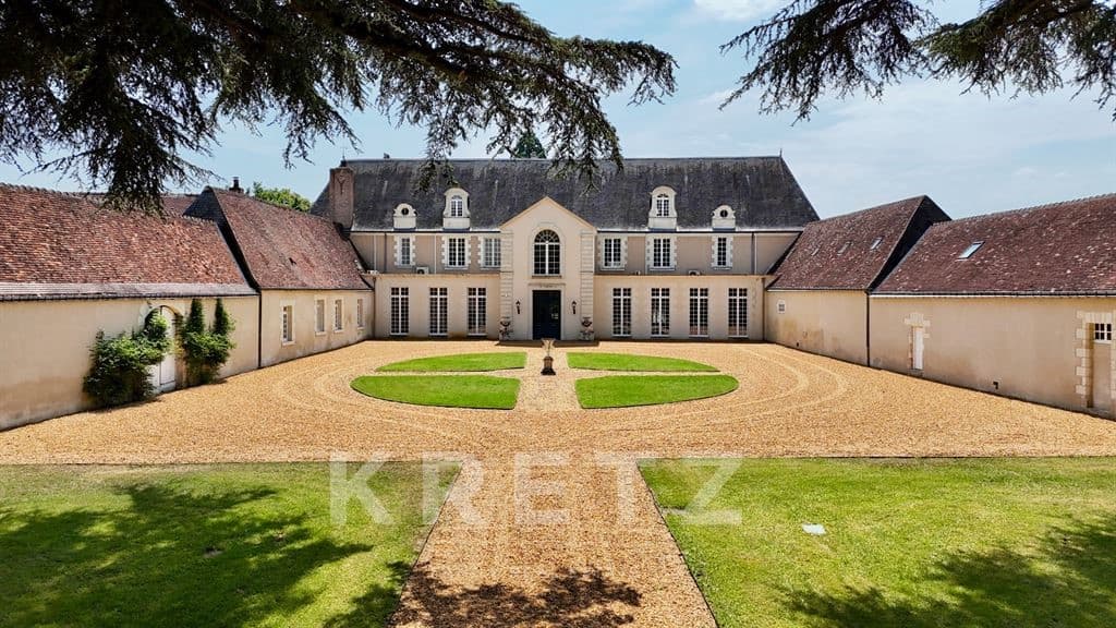 Restored Renaissance Château With Equestrian Arena And Heated Pool 2