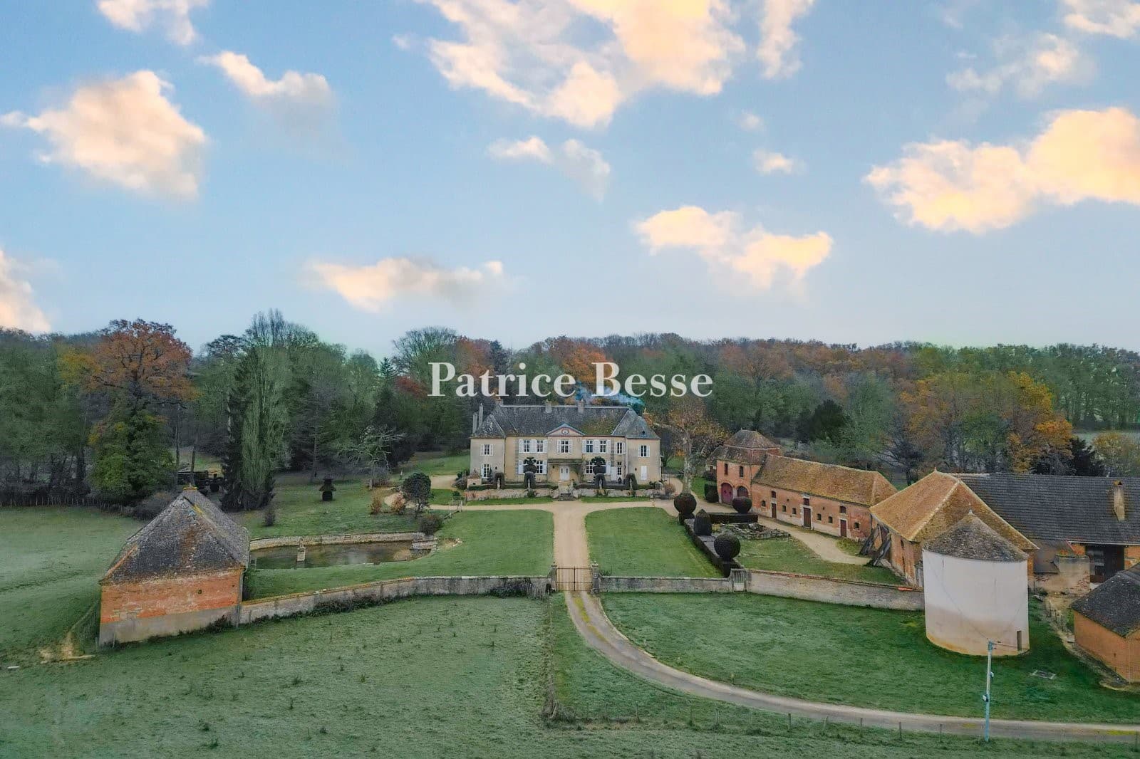 Elegant 18th Century Château Surrounded By Lush Parklands — Château for sale in Burgundy, France