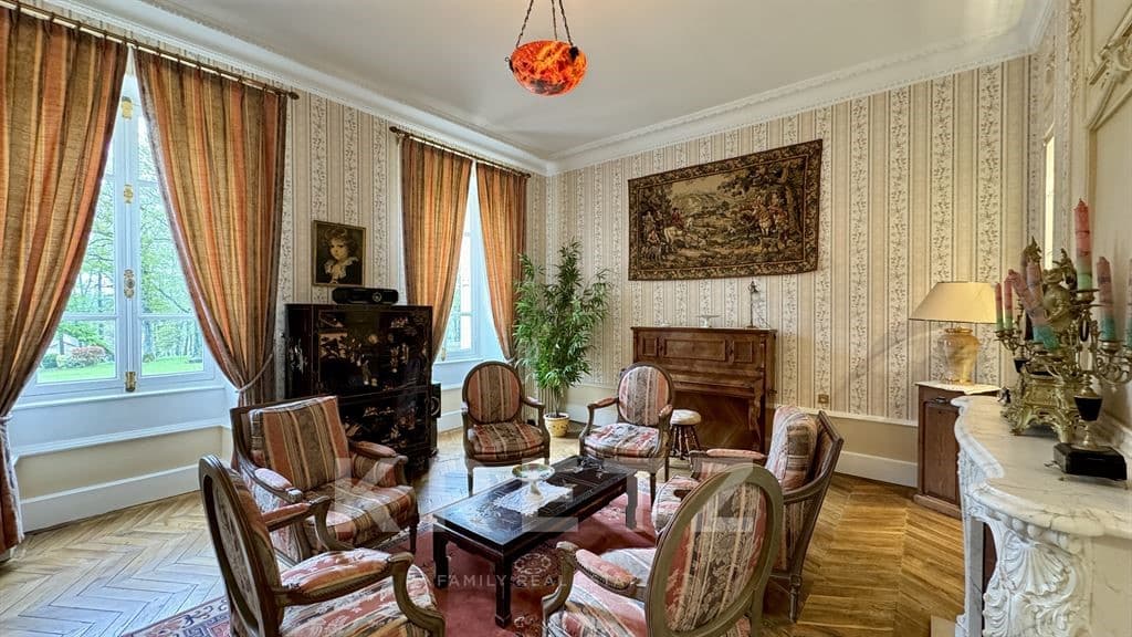 Renovated Château With 7 Bedrooms And 30 Hectares Of Park 5