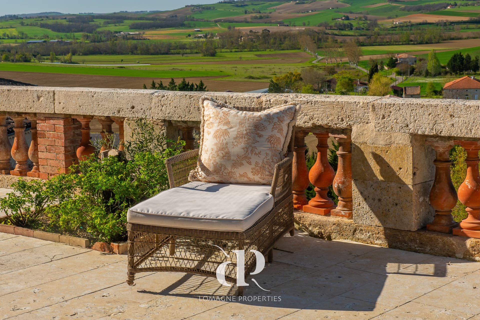 Historic Château With Panoramic Views And Private Garden 2