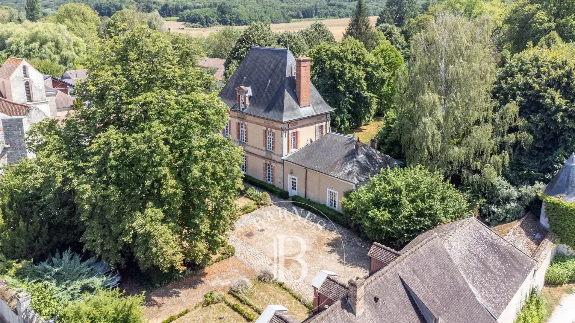 17th Century Château With Indoor Pool, Tennis Court, And Caretaker's House 5