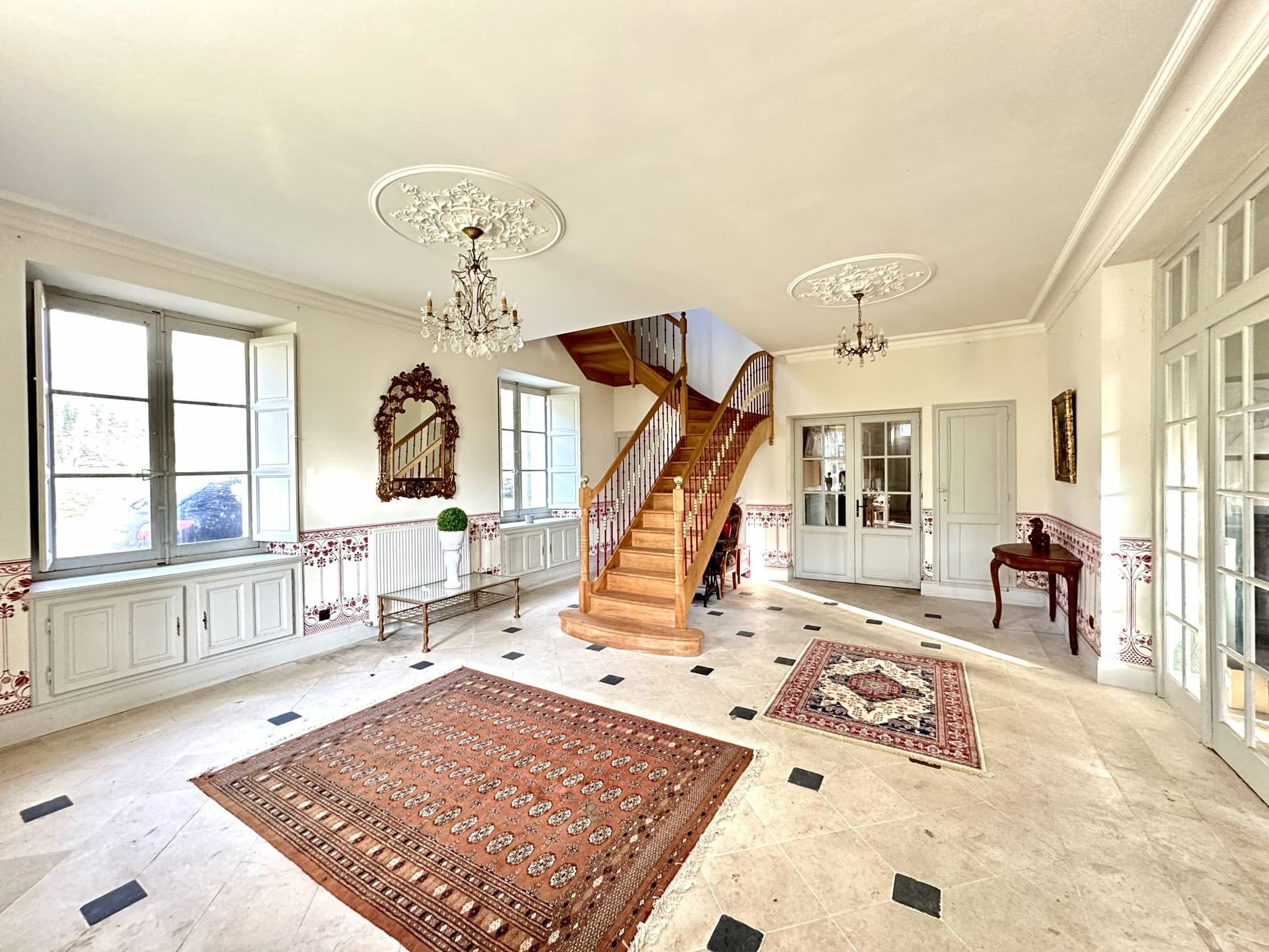 Charming Castle With 6 Bedrooms And 2.5 Hectares Park 5