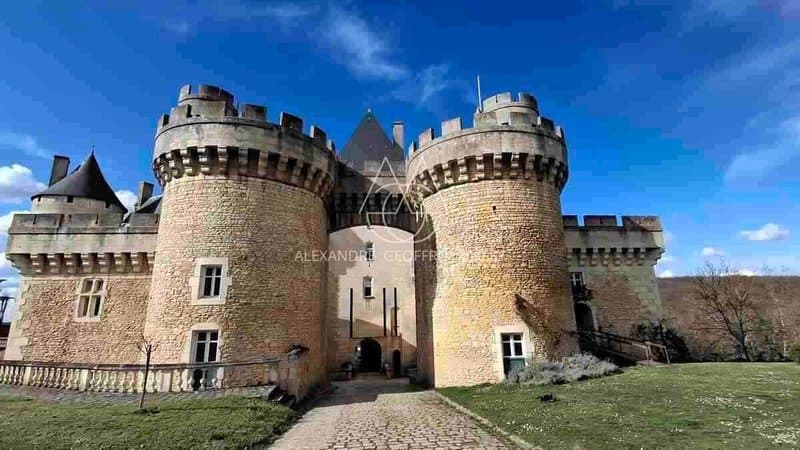 Majestic 15th Century Castle With Conference Center And Panoramic Views 3