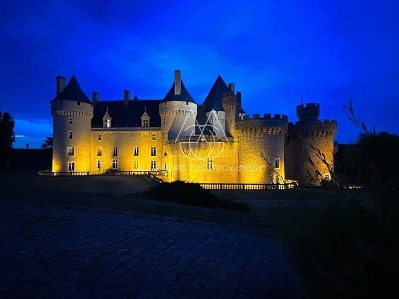 Majestic 15th Century Castle With Conference Center And Panoramic Views 4