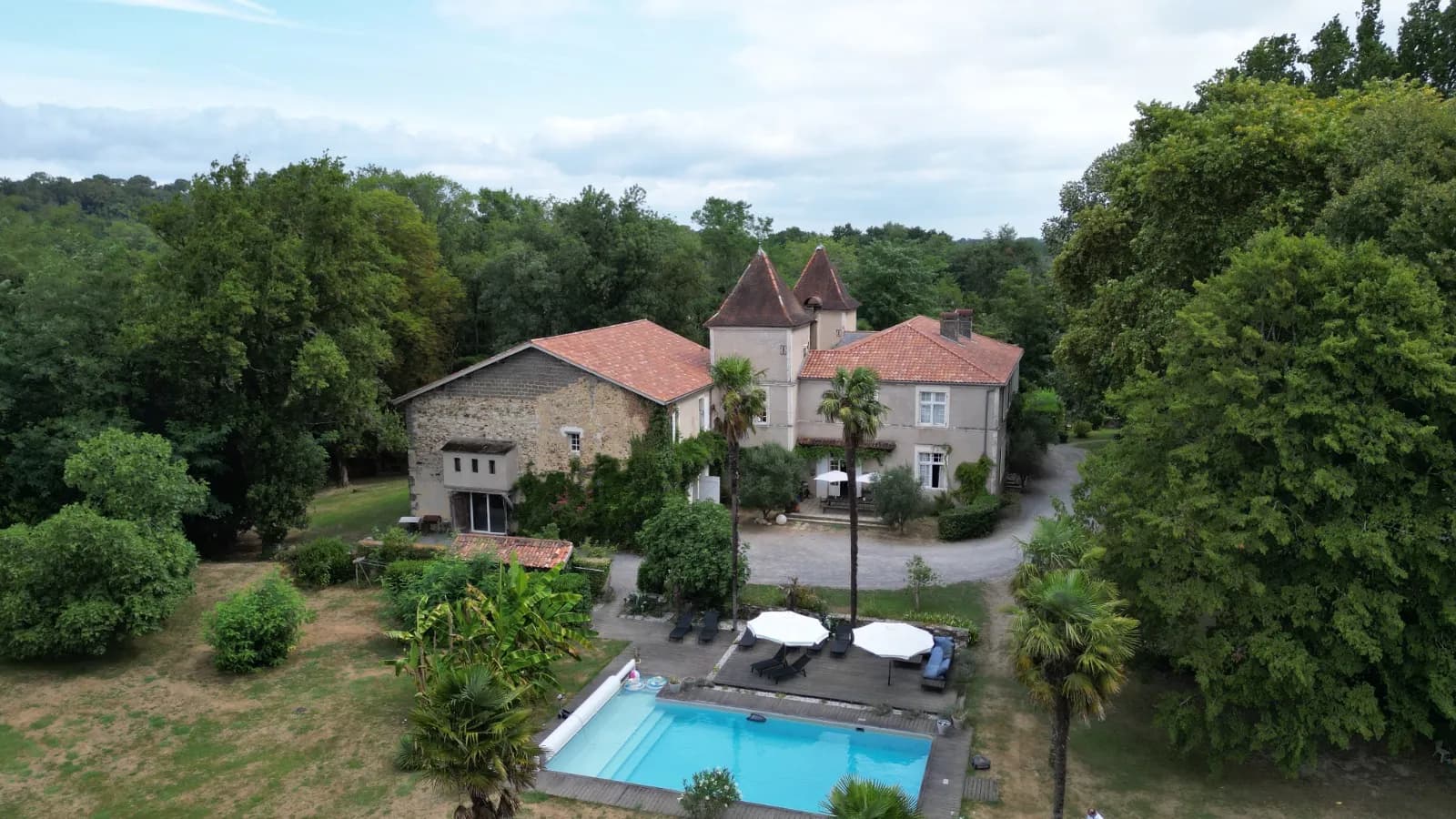 Exceptional Château with Tourism and Event Opportunities 2