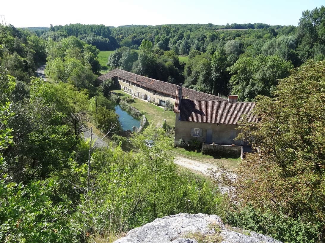 Historic Castle with 2 Bedrooms and Terrace — in France
