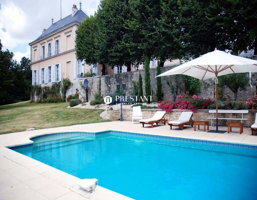 Stunning 19th Century Château With Extensive Grounds And Outbuildings 2